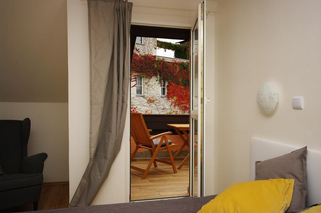 Cozy Gardens Apartments In Prag Exterior foto