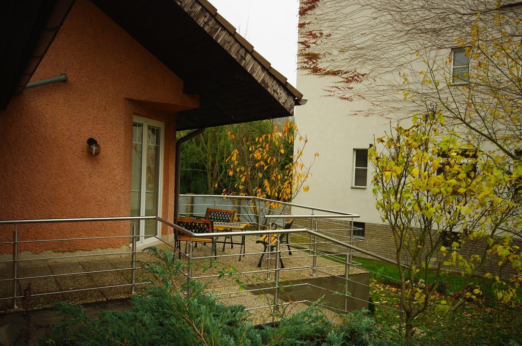 Cozy Gardens Apartments In Prag Exterior foto