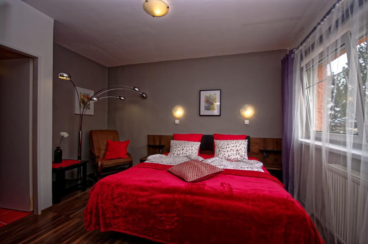 Cozy Gardens Apartments In Prag Exterior foto